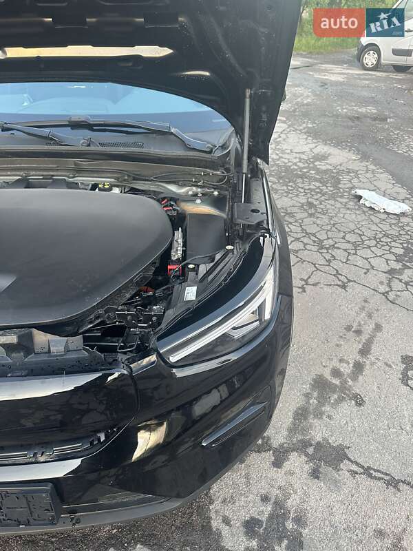 Внедорожник / Кроссовер Volvo XC40 2023 в Ровно