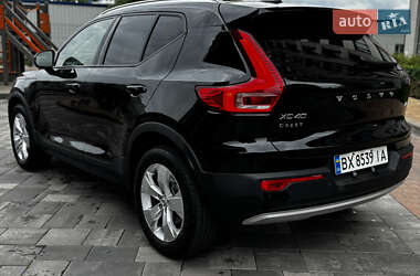 Внедорожник / Кроссовер Volvo XC40 2022 в 