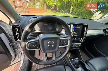 Внедорожник / Кроссовер Volvo XC40 2019 в 