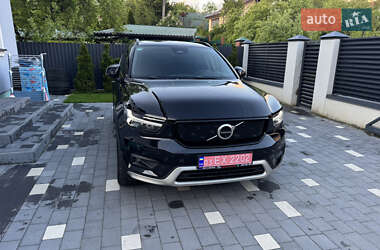 Позашляховик / Кросовер Volvo XC40 2021 в 