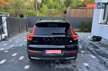Позашляховик / Кросовер Volvo XC40 2021 в 