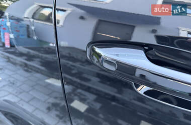Позашляховик / Кросовер Volvo XC40 2021 в 