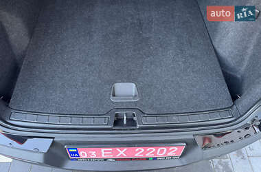 Позашляховик / Кросовер Volvo XC40 2021 в 