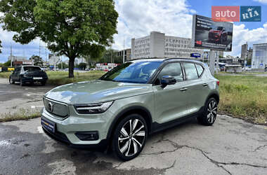 Внедорожник / Кроссовер Volvo XC40 2021 в 