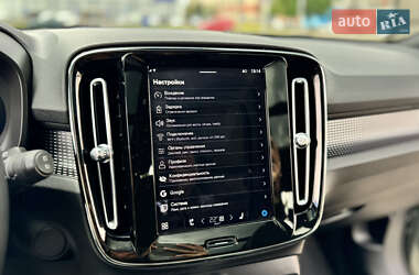 Внедорожник / Кроссовер Volvo XC40 2021 в 