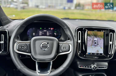 Внедорожник / Кроссовер Volvo XC40 2021 в 