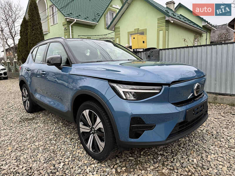 Внедорожник / Кроссовер Volvo XC40 2022 в 
