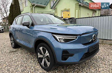 Внедорожник / Кроссовер Volvo XC40 2022 в 