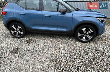 Внедорожник / Кроссовер Volvo XC40 2022 в 