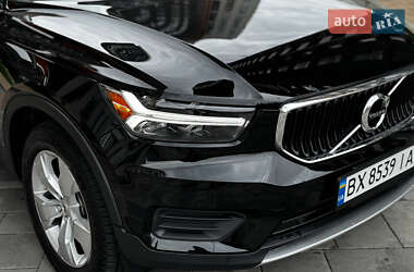 Позашляховик / Кросовер Volvo XC40 2022 в 