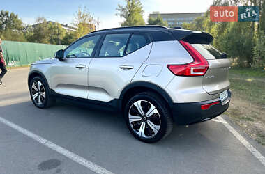 Позашляховик / Кросовер Volvo XC40 2023 в 