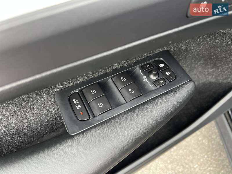 Внедорожник / Кроссовер Volvo XC40 2018 в Киеве