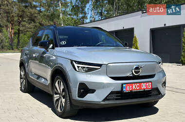 Внедорожник / Кроссовер Volvo XC40 2023 в 