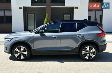Внедорожник / Кроссовер Volvo XC40 2023 в 