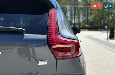 Внедорожник / Кроссовер Volvo XC40 2023 в 