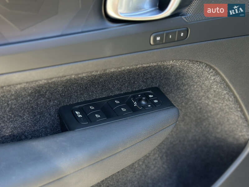 Позашляховик / Кросовер Volvo XC40 2023 в Ковелі