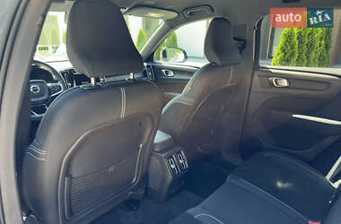 Внедорожник / Кроссовер Volvo XC40 2023 в 