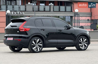 Позашляховик / Кросовер Volvo XC40 2020 в 