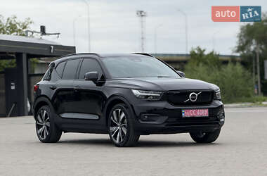 Позашляховик / Кросовер Volvo XC40 2020 в 