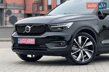 Позашляховик / Кросовер Volvo XC40 2020 в 