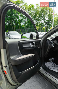 Внедорожник / Кроссовер Volvo XC40 2021 в 