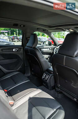 Внедорожник / Кроссовер Volvo XC40 2021 в 