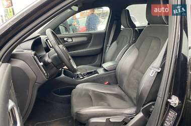 Внедорожник / Кроссовер Volvo XC40 2020 в 