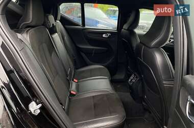 Внедорожник / Кроссовер Volvo XC40 2020 в 
