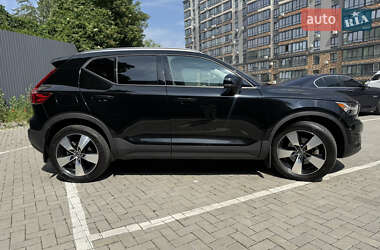 Внедорожник / Кроссовер Volvo XC40 2021 в 