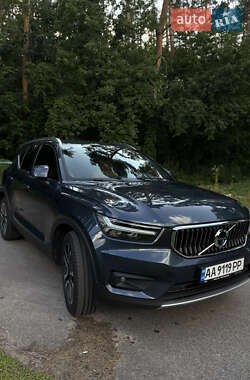 Внедорожник / Кроссовер Volvo XC40 2021 в 