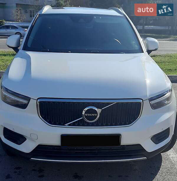 Внедорожник / Кроссовер Volvo XC40 2019 в Киеве