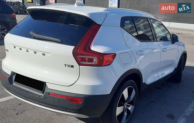 Внедорожник / Кроссовер Volvo XC40 2019 в Киеве