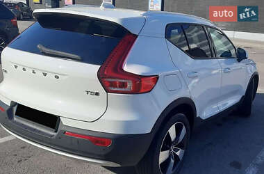 Внедорожник / Кроссовер Volvo XC40 2019 в 
