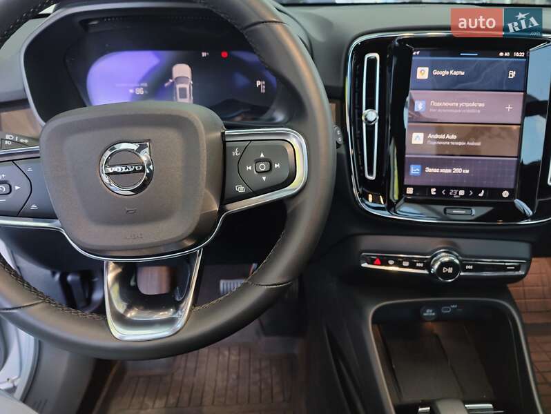 Внедорожник / Кроссовер Volvo XC40 2022 в Киеве