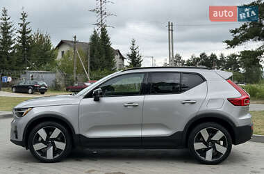 Внедорожник / Кроссовер Volvo XC40 2022 в 