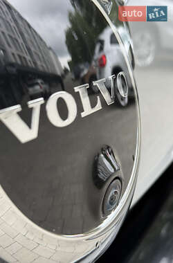 Внедорожник / Кроссовер Volvo XC40 2022 в 