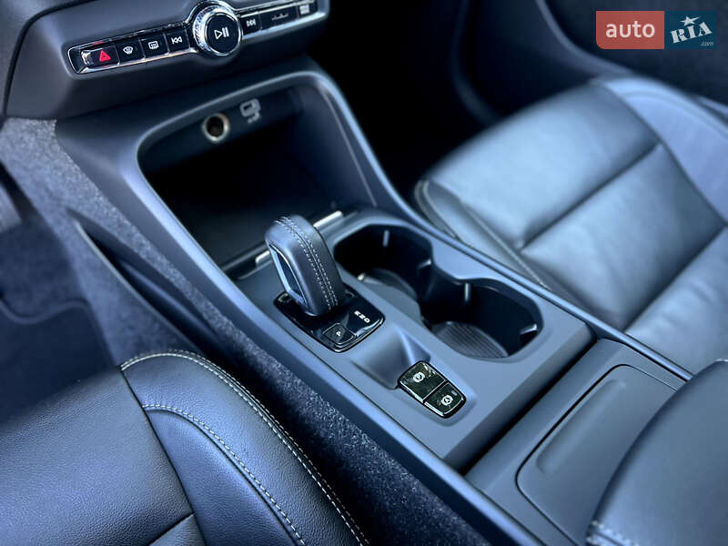 Внедорожник / Кроссовер Volvo XC40 2020 в Одессе