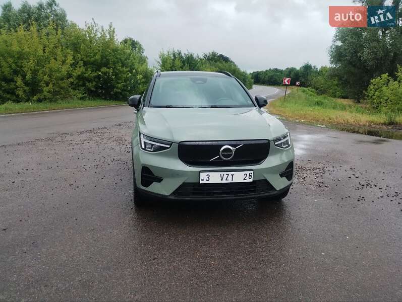Внедорожник / Кроссовер Volvo XC40 2023 в Дубно