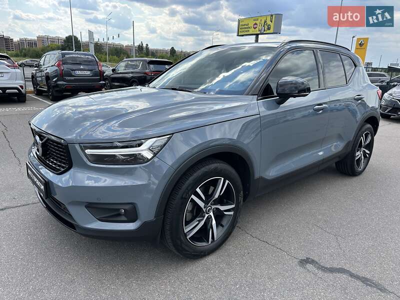 Внедорожник / Кроссовер Volvo XC40 2020 в Киеве