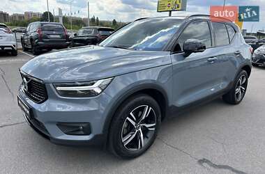 Внедорожник / Кроссовер Volvo XC40 2020 в 