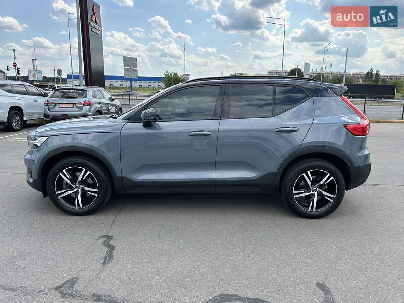 Внедорожник / Кроссовер Volvo XC40 2020 в Киеве