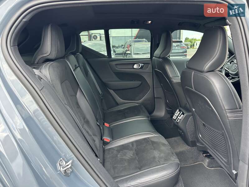 Внедорожник / Кроссовер Volvo XC40 2020 в Киеве