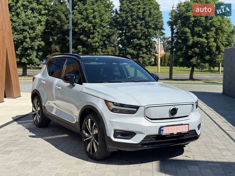 Внедорожник / Кроссовер Volvo XC40 2021 в 