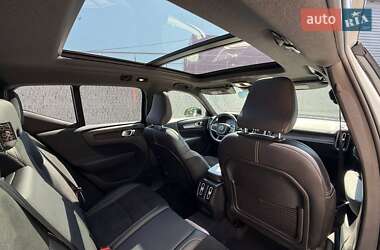 Внедорожник / Кроссовер Volvo XC40 2021 в 