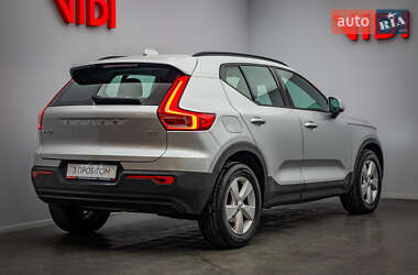 Внедорожник / Кроссовер Volvo XC40 2018 в 