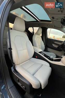 Внедорожник / Кроссовер Volvo XC40 2019 в 