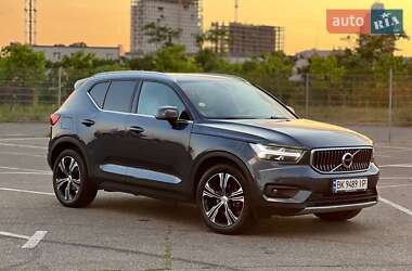 Позашляховик / Кросовер Volvo XC40 2019 в Києві