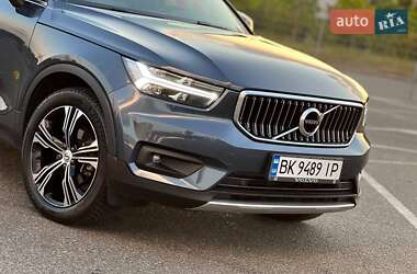 Внедорожник / Кроссовер Volvo XC40 2019 в 