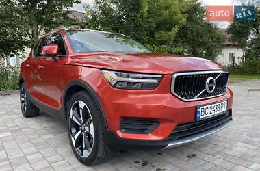 Внедорожник / Кроссовер Volvo XC40 2018 в 