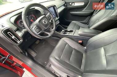 Внедорожник / Кроссовер Volvo XC40 2018 в 